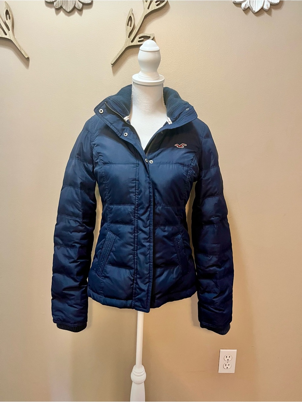Vintage Hollister Women's Navy Blue Puffer Jacket Size Large